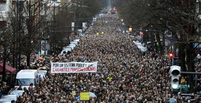 Aspecto de la multitudinaria manifestación en Bilbao. | EFE