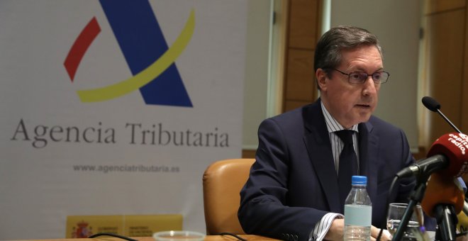 El director general de la Agencia Tributaria, Santiago Menéndez, expone en rueda de prensa los resultados de lucha contra el fraude fiscal de 2017. EFE/Zipi