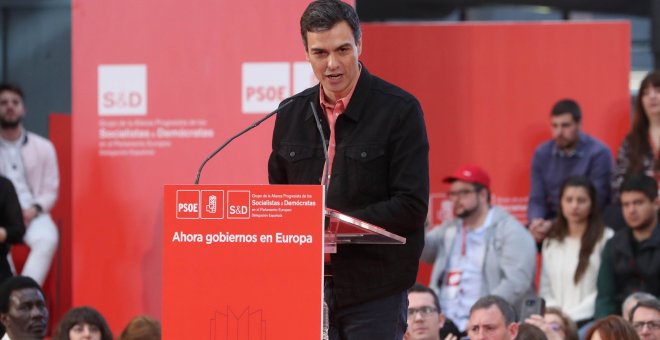 El líder del PSOE, Pedro Sánchez, durante su intervención en la clausura de la Escuela de Buen Gobierno Jaime Vera de su partido. EFE/JJ Guillén