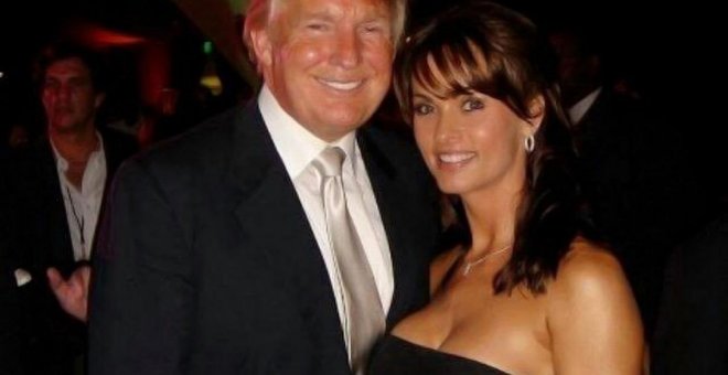 Karen McDougal junto a Donald Trump en una foto publicada por ella en las redes sociales.