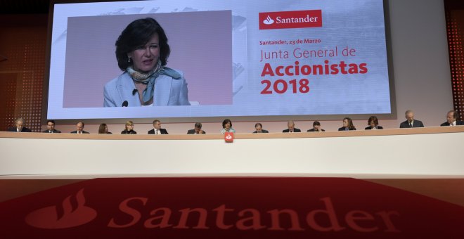 La presidenta del Banco Santander, Ana Botín, durante su intervención en la Junta General Ordinaria de Accionistas 2018 celebrada en la capital cántabra. REUTERS/Eloy Alonso
