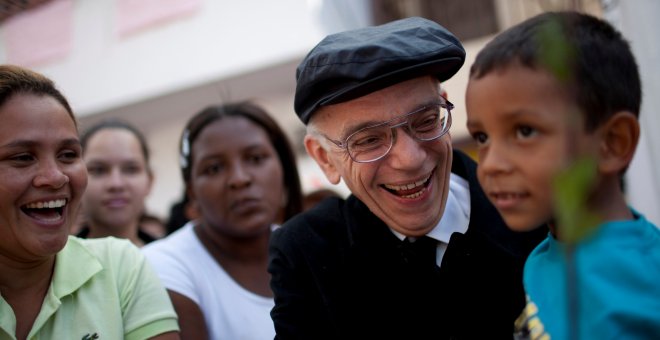 Fotografía de archivo de José Antonio Abreu en 2009 durante un concierto benéfico en Caracas. /REUTERS