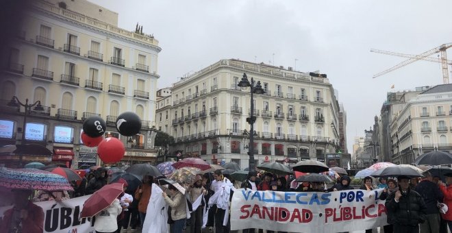 Cadena humana en la Puerta del Sol de Madrid por la sanidad pública. E.P.