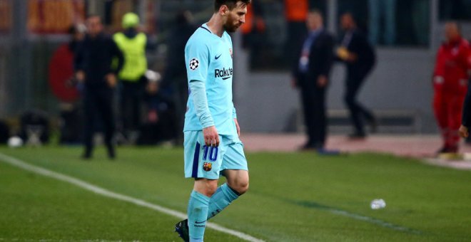 Messi se retira al final del partido contra la Roma. REUTERS/Tony Gentile