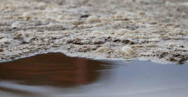 Detalle de una planta de tratamiento de aguas residuales. EFE/J.J. Guillén