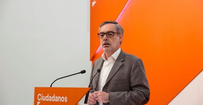 El secretario general de Ciudadanos, José Manuel Villegas, durante la rueda de prensa de este lunes en la sede del partido, en Madrid. EFE/Santi Donaire