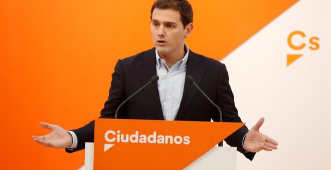 El líder de Ciudadanos Albert Rivera, durante la rueda de prensa tras la reunión del Comité Permanente del partido, esta mañana en Madrid. EFE/Chema Moya