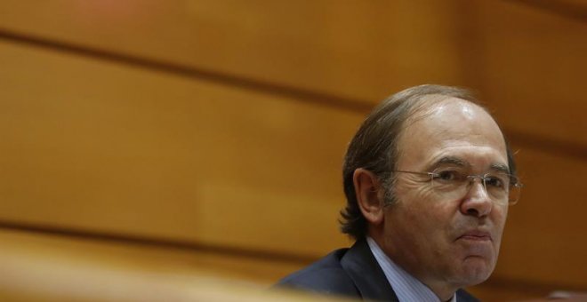 El presidente del Senado, Pio García Escudero, durante la sesión de control al Gobierno este martes por la tarde en el pleno del Senado./EFE