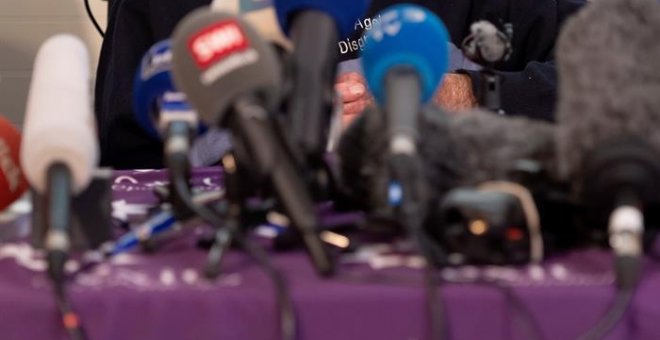 El científico australiano David Goodall, de 104 años, participa en una rueda de prensa en Basilea (Suiza) el día previo a recibir la eutanasia. / EFE