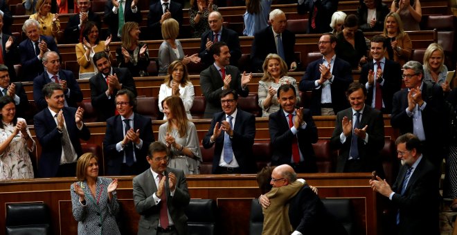 La bancada conservadora celebra la aprobación de los PGE 2018. REUTERS/JuanMedina fOTO DEL 23/05/2018