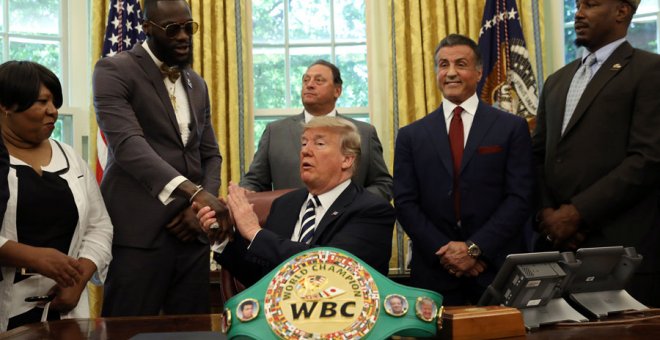 El boxeador Deontay Wilder, el actor Sylvester Stallone y Trump, en la Casa Blanca este jueves. REUTERS/Kevin Lamarque