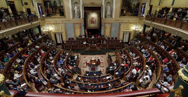 Vista general del hemiciclo del Congreso con la intervención del secretario de Organización del PSOE, José Luis Ábalos (c), en la primera jornada de la moción de censura. /EFE