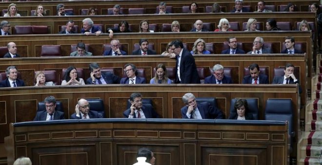 Escaño vacío del presidente del Gobierno, Mariano Rajoy, durante el debate de la moción de censura en el Congreso. - EFE