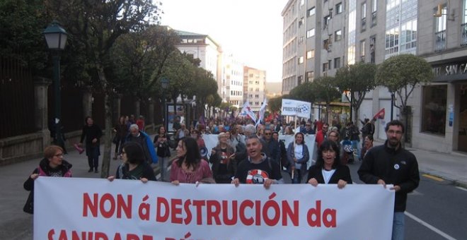Manifestación en Santiago contra la "privatización" de la sanidad pública gallega. E.P.