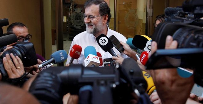 El expresidente del Gobierno Mariano Rajoy, a su llegada para incorporase en Santa Pola (Alicante) a su plaza como registrador de la propiedad. - EFE