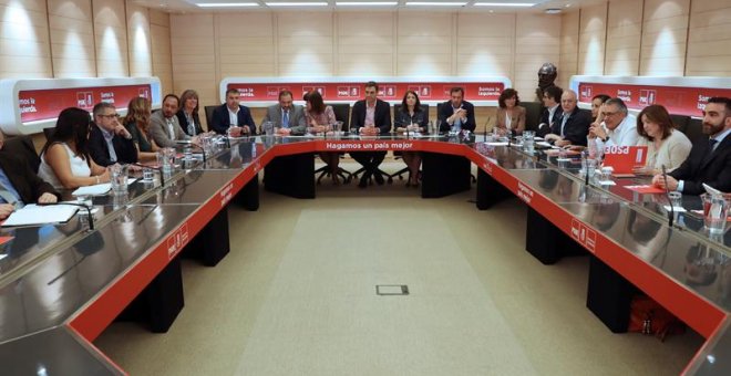 8/06/2018.- El presidente del Gobierno, Pedro Sánchez, durante una reunión de la Comisión Permanente de la Ejecutiva del partido. EFE/Ballesteros