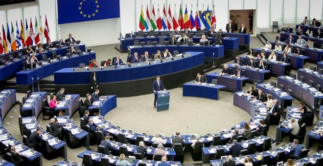 04/07/2018.- Fotografía facilitada por el Parlamento Europeo que muestra al primer ministro polaco, Mateusz Morawiecki, durante su discurso en Estrasburgo (Francia) hoy, 4 de julio de 2018. Morawiecki defendió hoy ante la Eurocámara el derecho de cada paí
