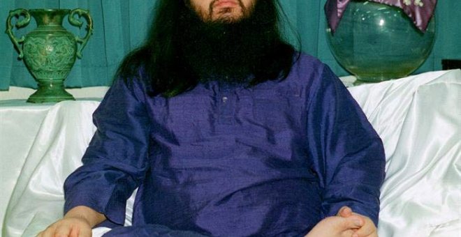 Fotografía de archivo, del 25 de octubre de 1990, de Shoko Asahara, líder de la secta Verdad Suprema. (EFE)