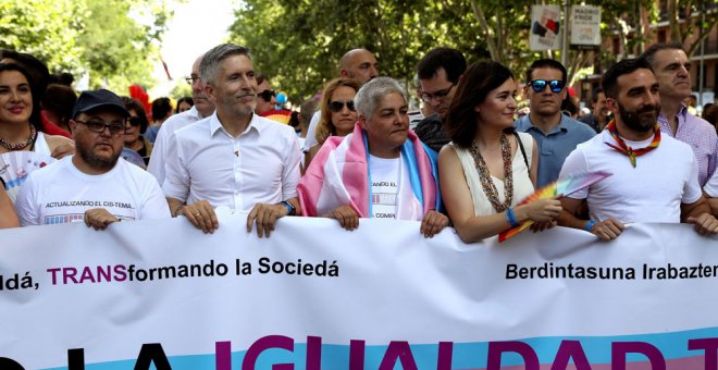 El ministro del Interior, Fernando Grande-Marlaska, participa en la manifestación del Orgullo que esta tarde parte desde la glorieta de Atocha de Madrid. EFE