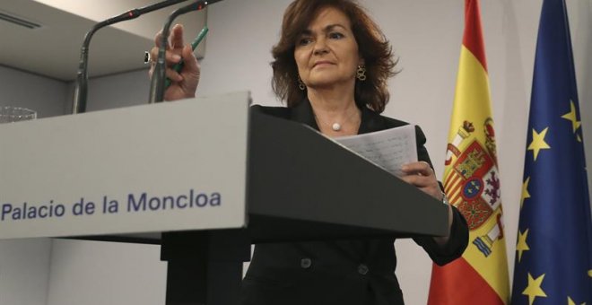 La vicepresidenta del Gobierno, Carmen Calvo, durante la rueda de prensa posterior al encuentro que han mantenido el presidente del Gobierno, Pedro Sánchez, y el de la Generalitat, Quim Torra. EFE