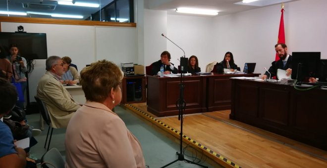 Laureano Oubiña y Carmen Avendaño en un juicio. EUROPA PRESS
