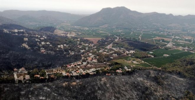 Vista aérea de la zona afectada por el incendio en Llutxent. / Unidad Militar de Emergencias (UME)