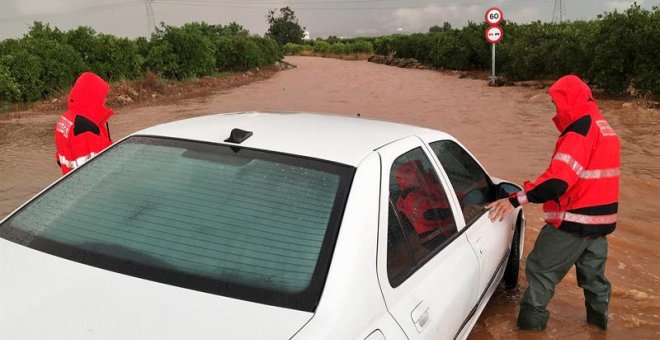 Rescate de una mujer sorprendida por las lluvias en Castellón