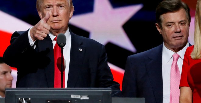 Paul Manafort, junto a Donald Trump durante un acto de campaña del magnate. - REUTERS