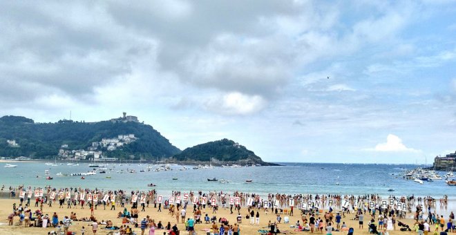 Protesta en Donostia contra la incineradora.- @ErrausAurkMugi