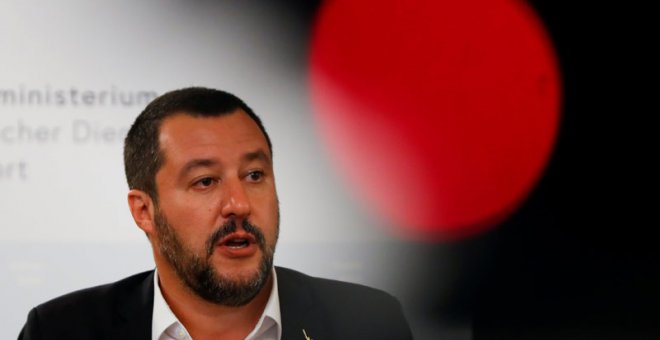 El ministro del Interior italiano, Matteo Salvini, durante su intervención ante la prensa tras reunirse con su homólogo austriaco. (LEONHARD FOEGER | REUTERS)