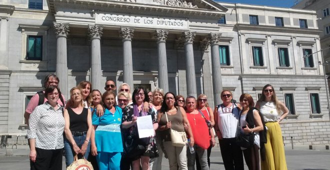 Asociaciones de bebés robados este martes en el Congreso.- CEAQUA