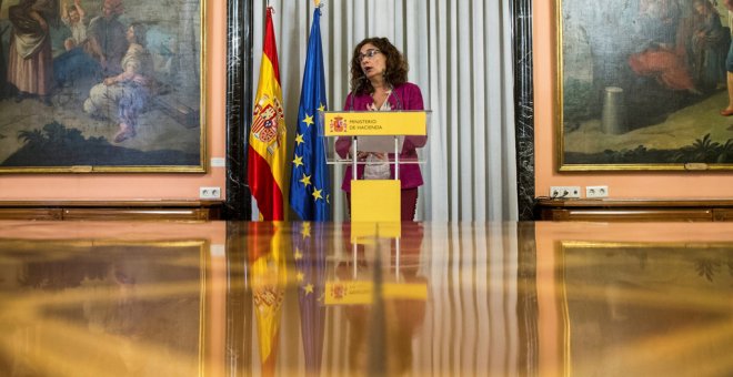 La ministra de Hacienda, María Jesús Montero, durante una rueda de prensa  en la sede del Ministerio, en Madrid. EFE/ Rodrigo Jimenez