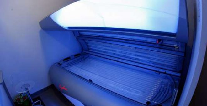 Una cabina de bronceado. REUTERS