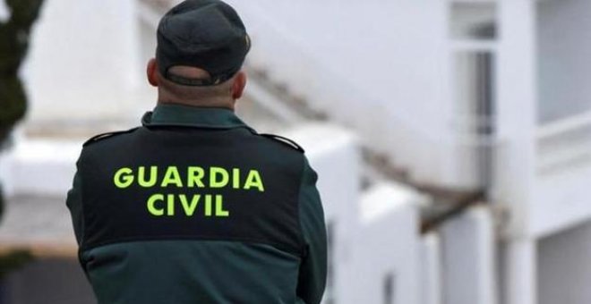 La Guardia Civil ha detenido a los cuatro presuntos culpables de agredir sexualmente a una mujer discapacitada - EFE
