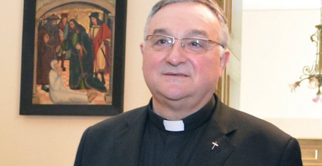 El obispo de Teruel-Albarracín, Antonio Gómez Cantero, se muestra partidario de sacar la simbología franquista de las iglesias. / EFE
