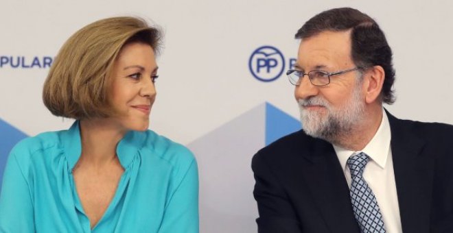 La exsecretaria del PP Dolores Maria Dolores de Cospedal y el expresidente del Gobierno Mariano Rajoy - EFE