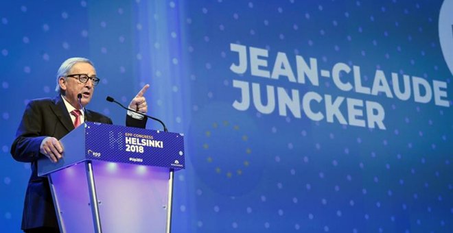 El presidente de la Comisión Europea (CE), Jean-Claude Juncker, durante el Congreso del Partido Popular Europeo (PPE), en Helsinki, Finlandia, hoy, 8 de noviembre de 2018. El líder del Grupo del Partido Popular Europeo, el alemán Manfred Weber, fue elegi