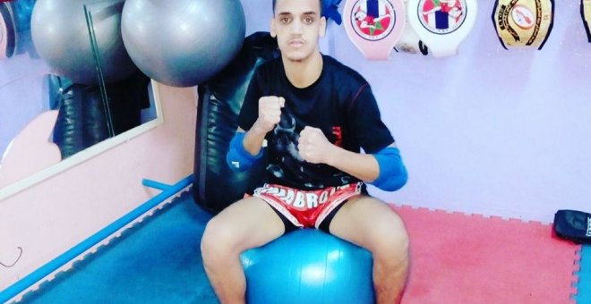 Ayub Mabruk, tres veces campeón de kick-boxing en Marruecos, en una foto de su muro de Facebook.