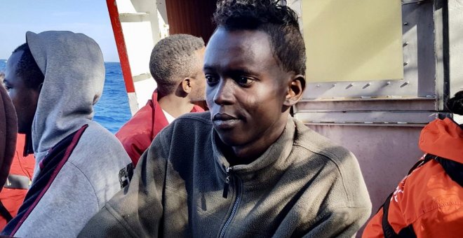 Uno de los migrantes rescatados por el pesquero español | Twitter Proactiva Open Arms