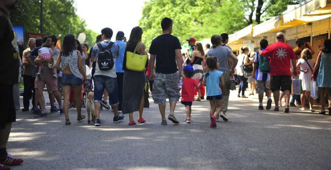 La Feria del Libro de Madrid, en el Paseo de Coches del Parque de El Retiro. EFE