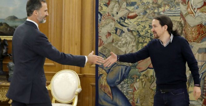 El Rey Juan Carlos y Pablo Iglesias en la Zarzuela / Imagen de archivo - EFE
