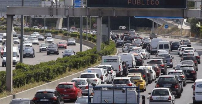 Imagen de archivo del tráfico en la incorporación a la A-1 desde la M-30, a la salida de Madrid | EFE