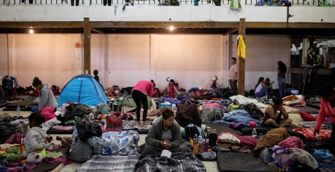 Un refugio temporal de la ciudad Tijuana donde duermen los migrantes - REUTERS/Alkis Konstantinidis