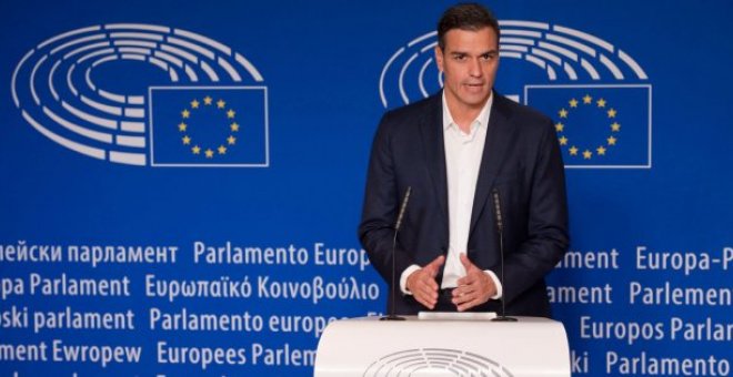 Pedro Sánchez en una rueda de prensa en el Parlamento Europeo | EFE / Archivo