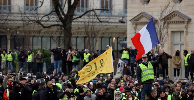 Manifestantes de los chalecos amarillos se concentran en París. REUTERS/Gonzalo Fuentes
