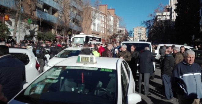 09/01/2019 .- Concentración de taxistas contra las VTC. EUROPA PRESS