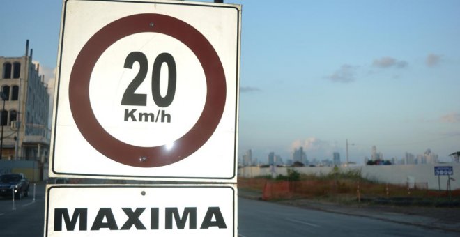 La Dirección General de Tráfico (DGT) pretende reducir este 2019 la velocidad máxima a la que se podrá circular por las ciudades