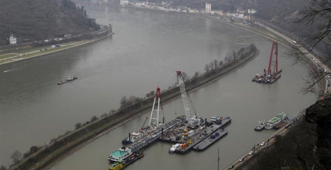 Barcos en el río Rin, en una imagen de archivo. / REUTERS