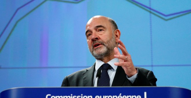 El comisario de Asuntos Económicos y Monetarios, Pierre Moscovici, en la presentación del informe de previsionesde invierno de la Comisión Europea. REUTERS/Francois Lenoir