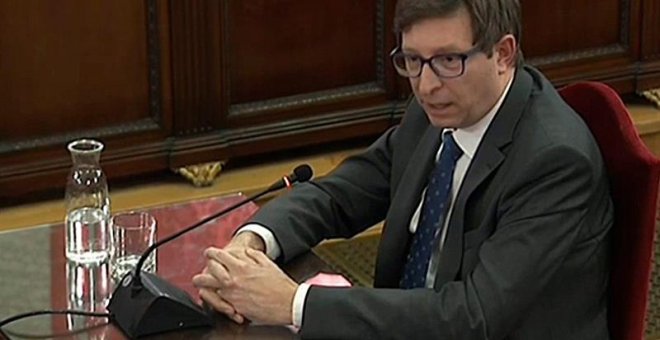 20/02/2019.- Captura de la señal institucional del Tribunal Supremo de Carles Mundó, de ERC y exconsejero de Justicia, durante su declaración este miércoles en el juicio del "procés". Mundó, que afronta una petición de siete años de cárcel por malversació